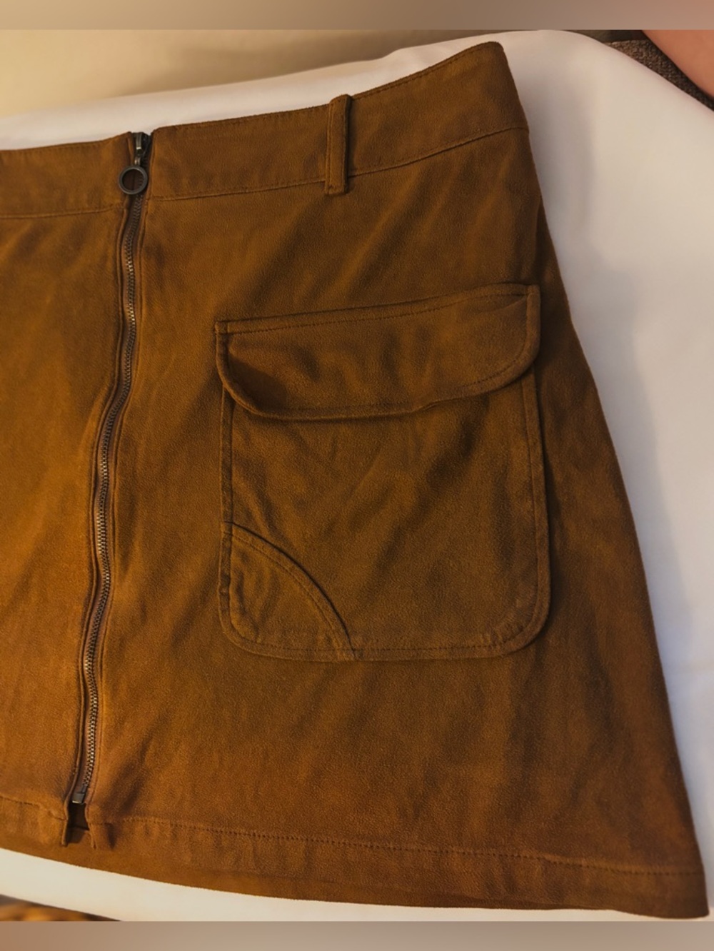 Forever 21 Suede Zip-Front Mini Skirt— Size L - Picture 5 of 8